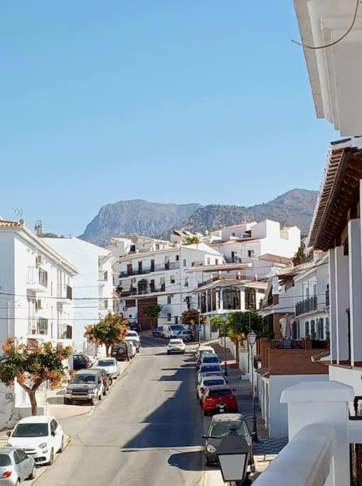 Limerencia: Tu Hogar En Este Blanco Pueblo Frigiliana Luaran gambar
