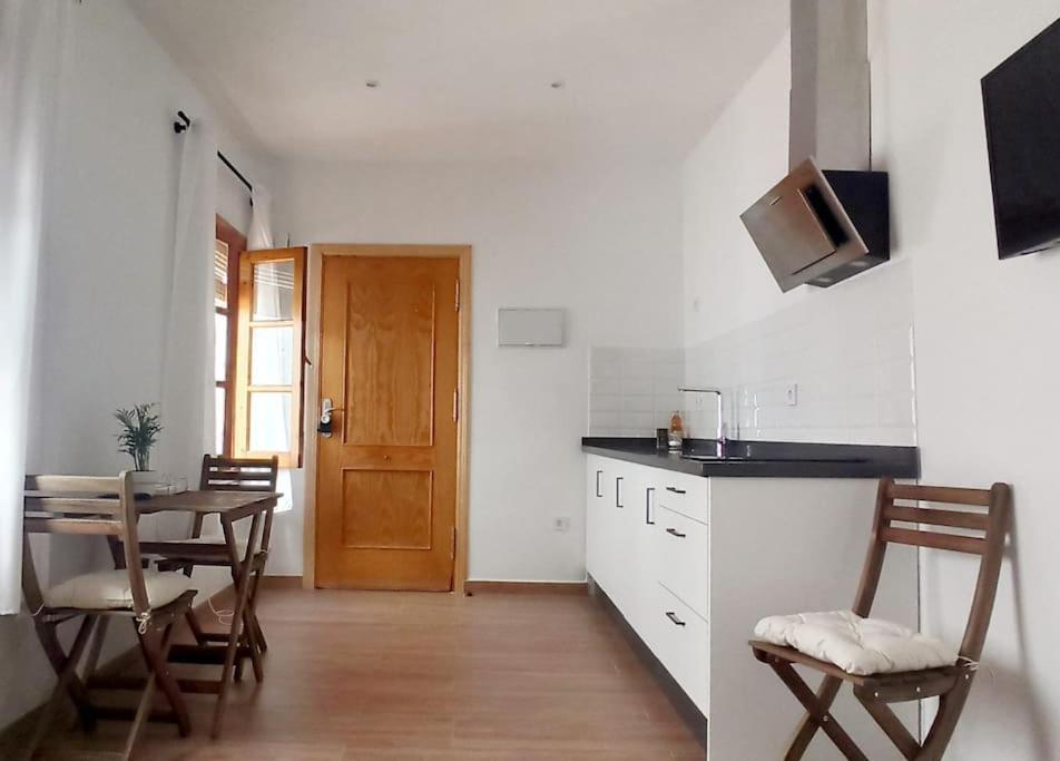 Limerencia: Tu Hogar En Este Blanco Pueblo Frigiliana Luaran gambar