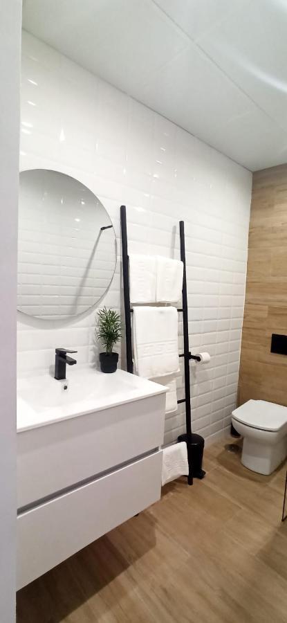 Limerencia: Tu Hogar En Este Blanco Pueblo Frigiliana Luaran gambar