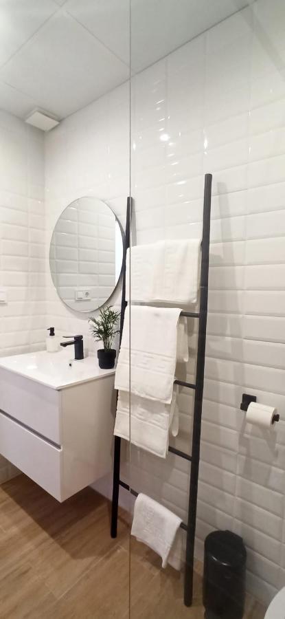 Limerencia: Tu Hogar En Este Blanco Pueblo Frigiliana Luaran gambar